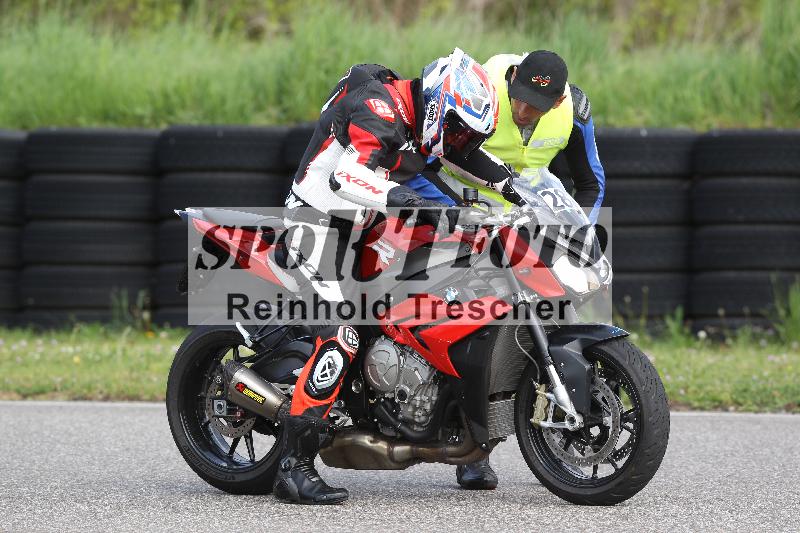 /Archiv-2025/10 23.04.2025 Cornu Master School ADR/gruen-vert/28